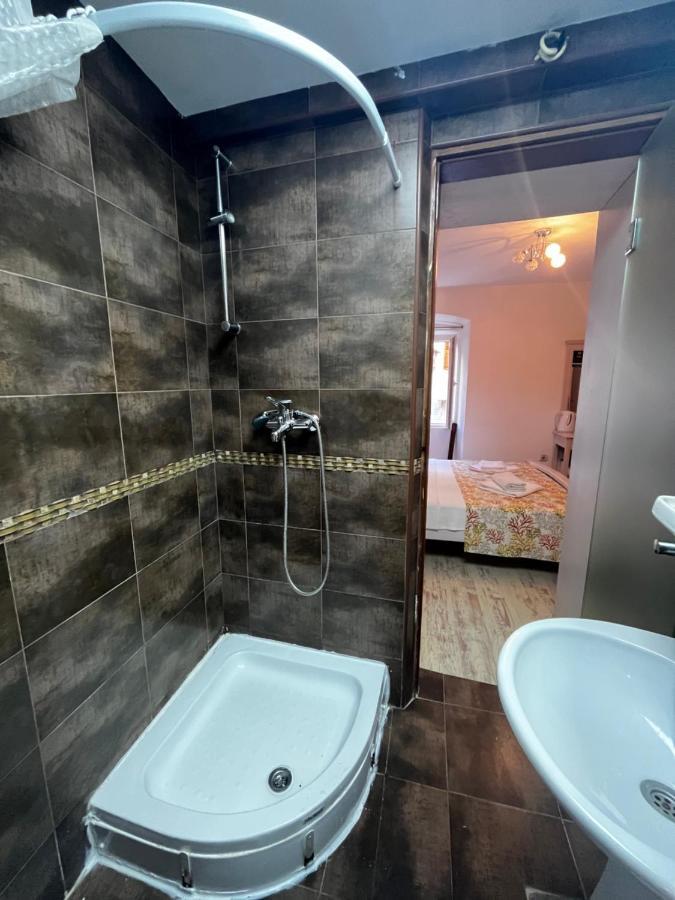 Athos Guesthouse 코토르 외부 사진