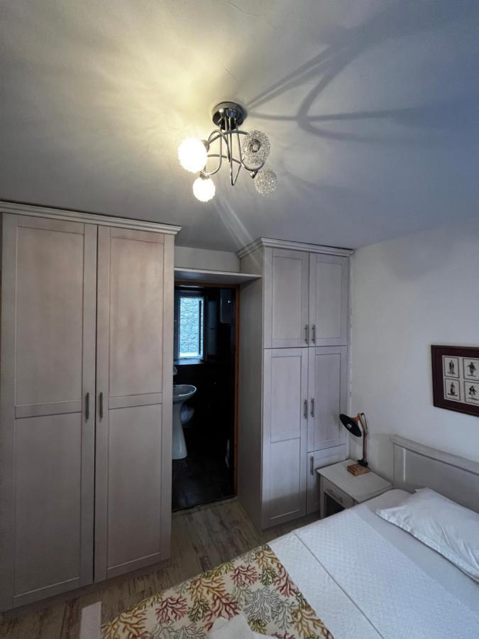 Athos Guesthouse 코토르 외부 사진